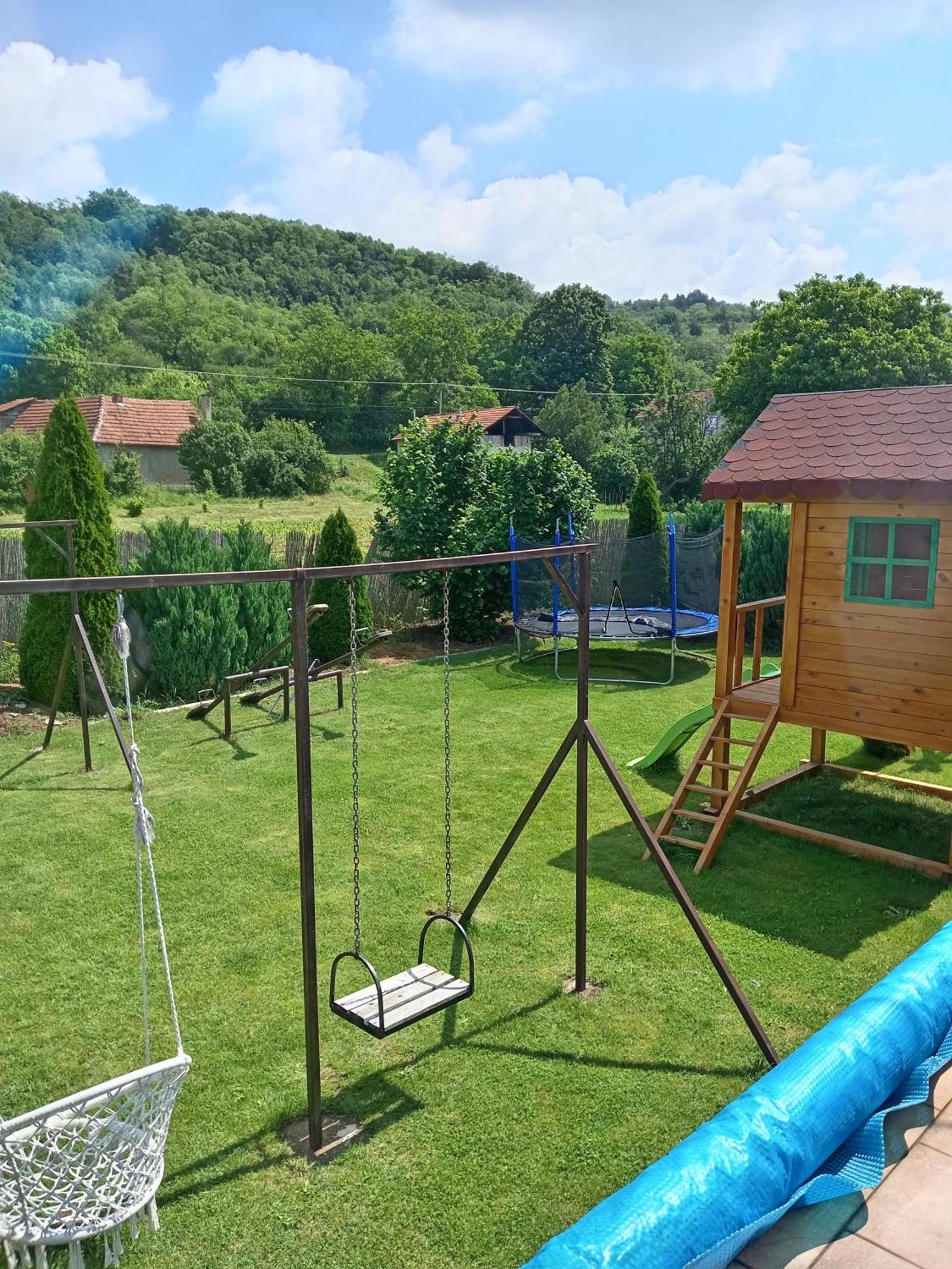 Vila Viktori ピロト エクステリア 写真